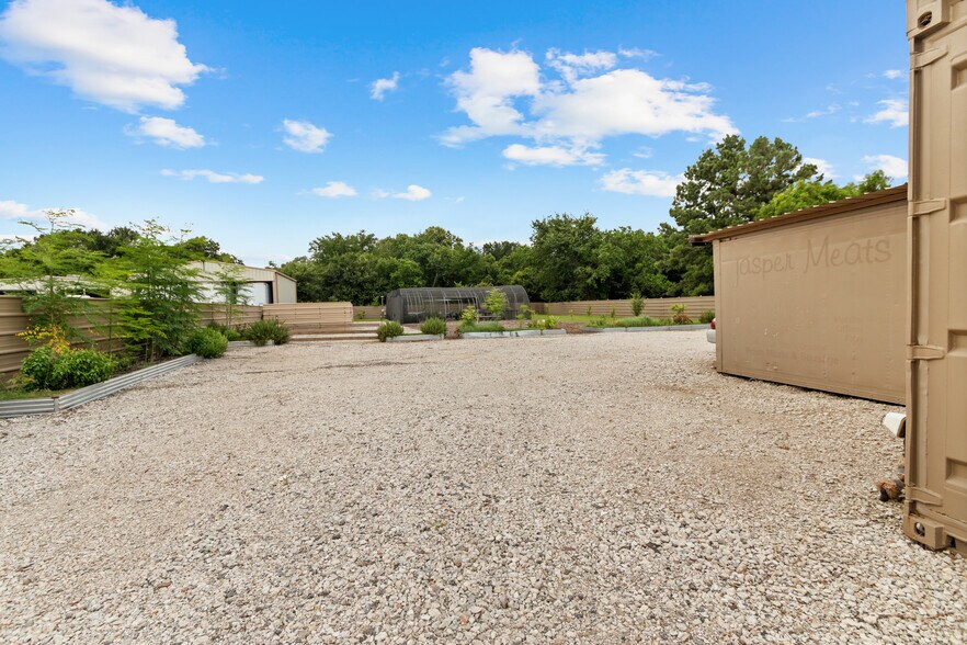 More Photos Of 16815 Avenue A, Channelview Truck Terminal For Sale