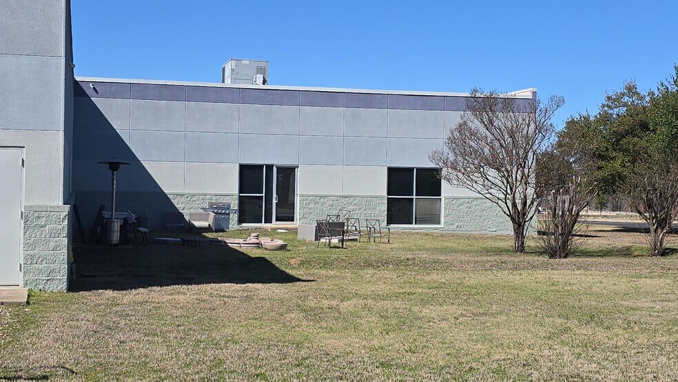 More Photos Of 4 Sierra Way St, Georgetown Light Distribution For Sale