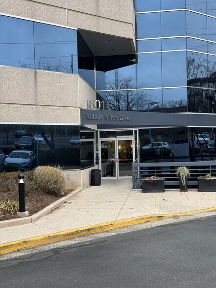 More Photos Of 1801 Robert Fulton Dr, Reston Medical For Lease