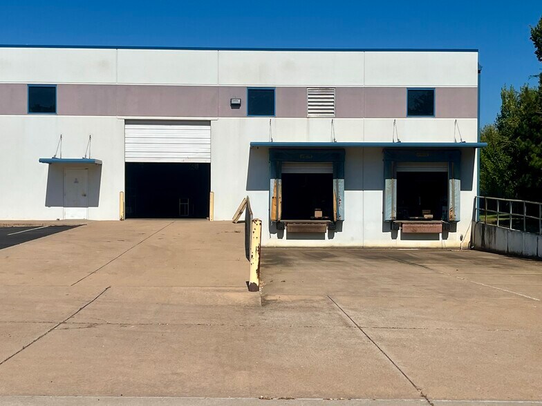 More Photos Of 1200 S Fretz Ave, Edmond Warehouse For Lease