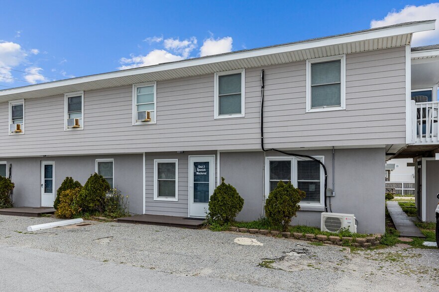 More Photos Of 119 W Bogue Blvd, Atlantic Beach Apartments For Sale