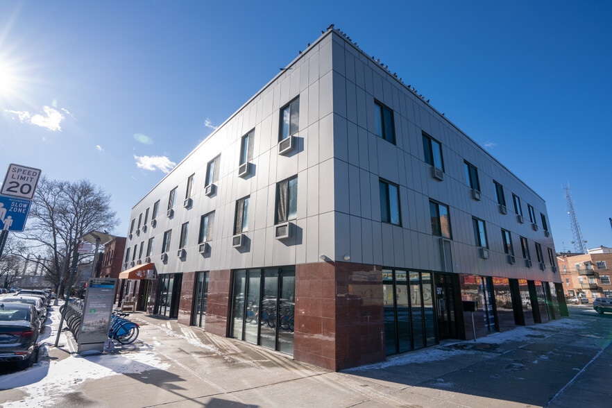 More Photos Of 38-06 Greenpoint Ave, Long Island City Apartments For Lease