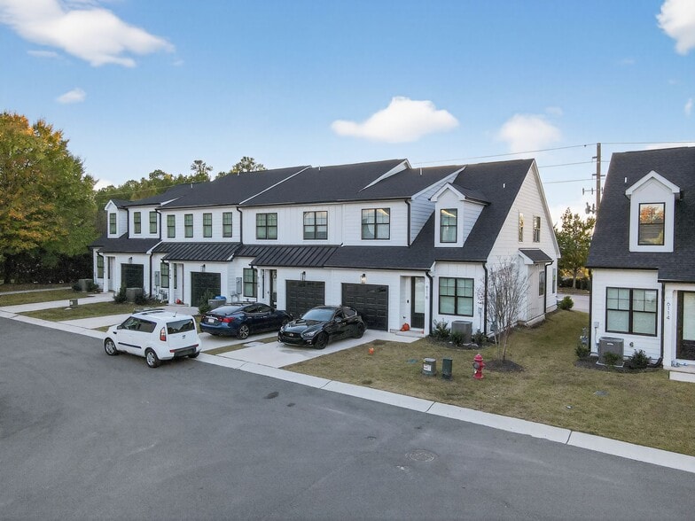 More Photos Of 6104-6120 Fox Rd, Raleigh Apartments For Sale