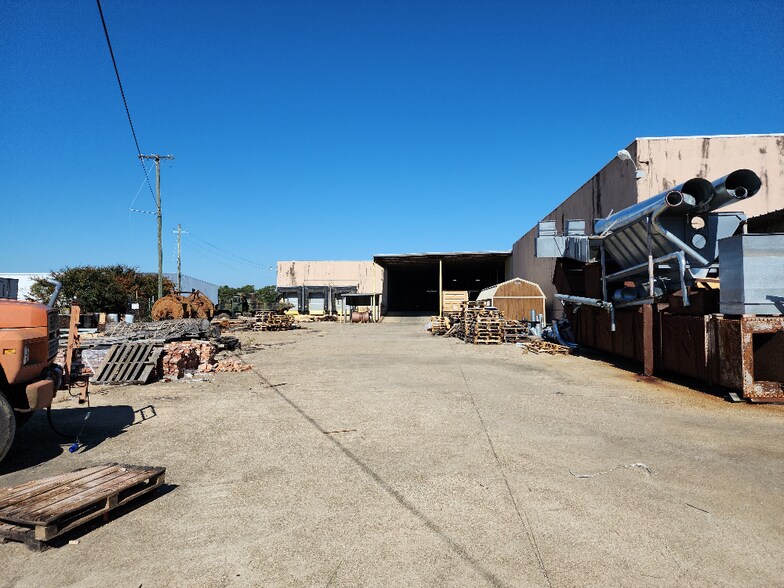 More Photos Of 401 Towel Ave, Valley Land For Sale