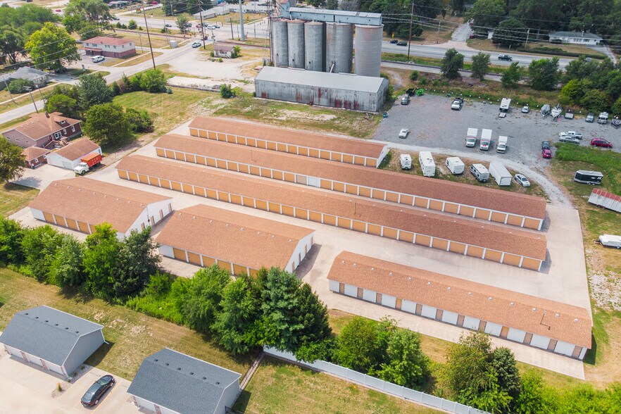 More Photos Of 116 E Church St, Savoy Self Storage For Sale