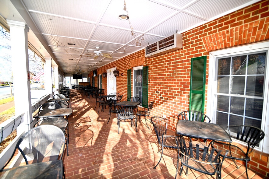 More Photos Of 15120 Washington St, Haymarket Restaurant For Sale