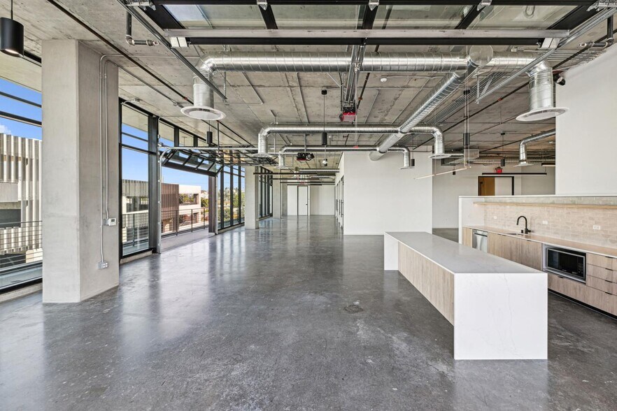 More Photos Of 2922 Crenshaw Blvd, Los Angeles Office For Lease