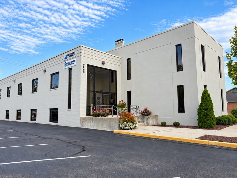 More Photos Of 726 Washington St, Columbus Office For Lease