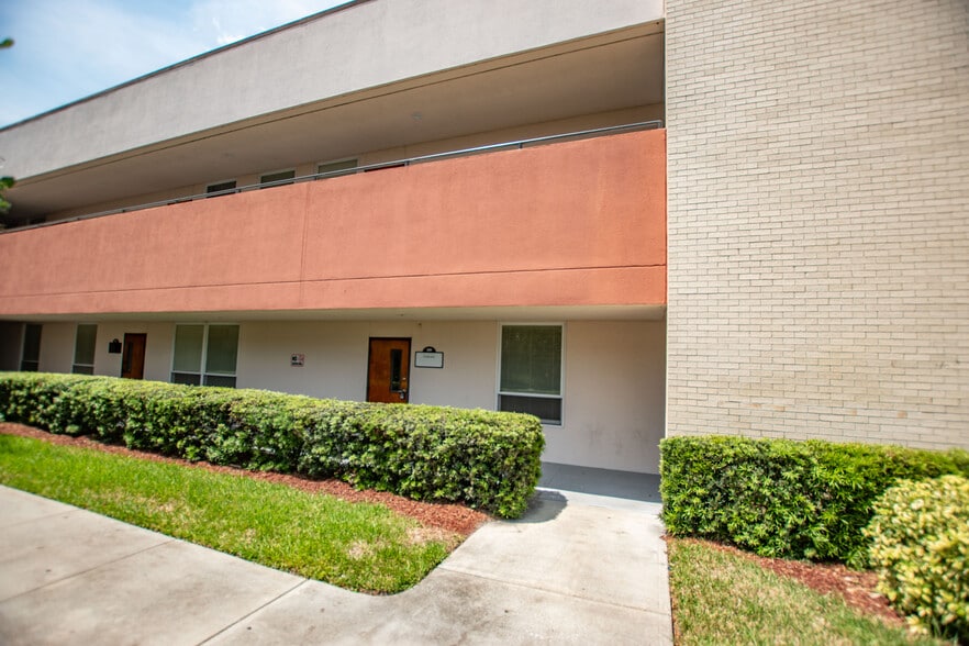 More Photos Of 1403 Medical Plaza Dr, Sanford Medical For Sale
