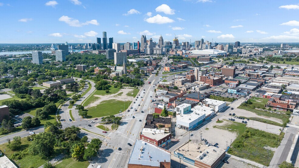 More Photos Of 2055 Gratiot Ave, Detroit Storefront Retail Office For Lease