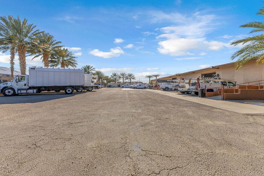 More Photos Of 81500 Industrial Pl, Indio Warehouse For Sale