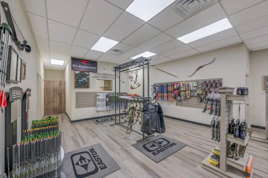 More Photos Of 116-120 Monahan Ave, Dunmore Flex For Lease