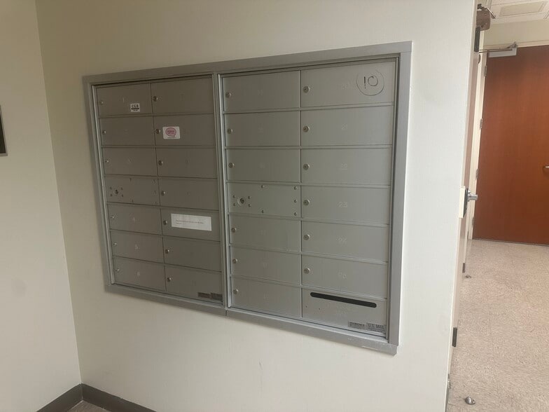 More Photos Of 7001 Heritage Village Plz, Gainesville Office For Lease