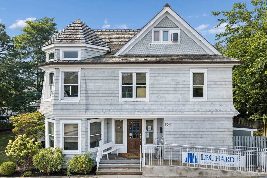 More Photos Of 704 Howe St, Point Pleasant Office For Sale