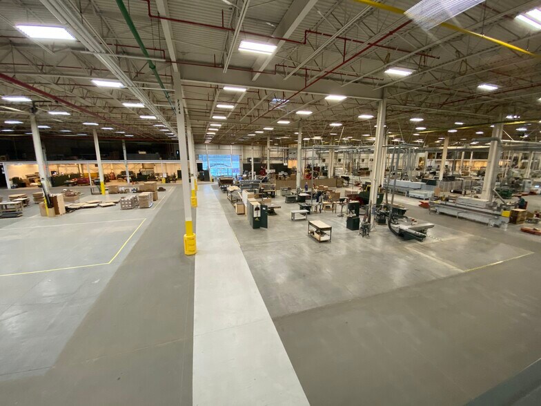More Photos Of 100 Harbor Dr, Charlevoix Manufacturing For Sale