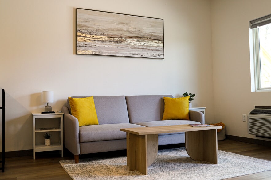 More Photos Of 437 Montgomery St, Custer Apartments For Sale