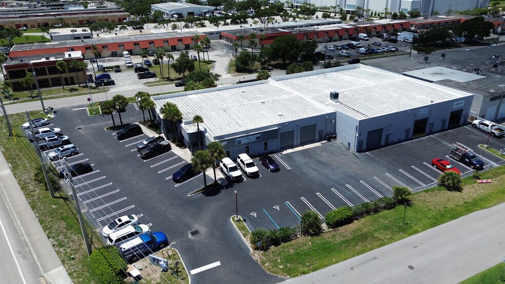 More Photos Of 1300 Old Dixie Hwy, Lake Park Unknown For Lease