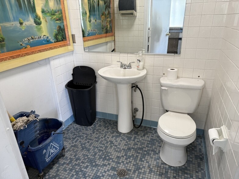 More Photos Of 1231 Norview Ave, Norfolk Auto Repair For Sale