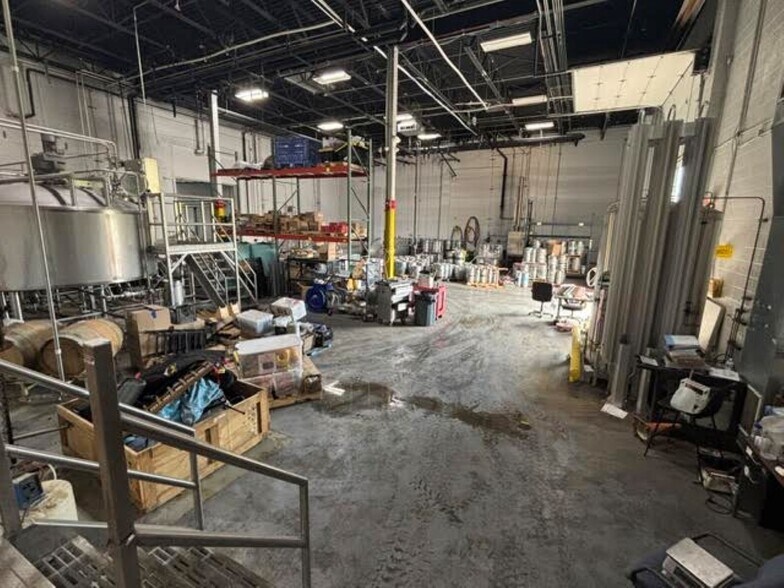 More Photos Of 330-332 E Lincoln Ave, Royal Oak Light Distribution For Lease