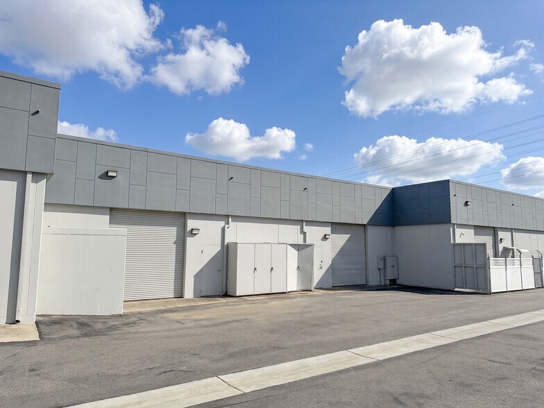 More Photos Of 2962 Seaborg Ave, Ventura Warehouse For Sale