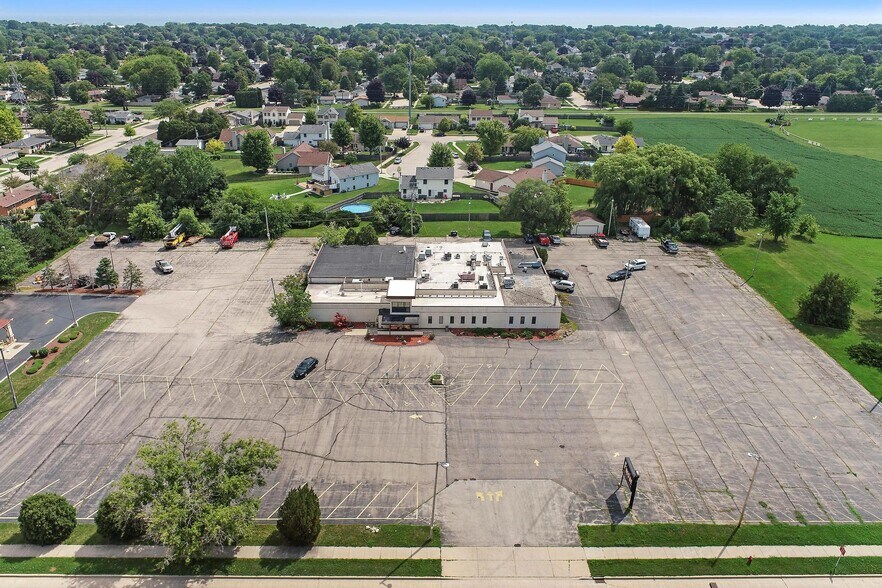 More Photos Of 2801 30th Ave, Kenosha Restaurant For Sale