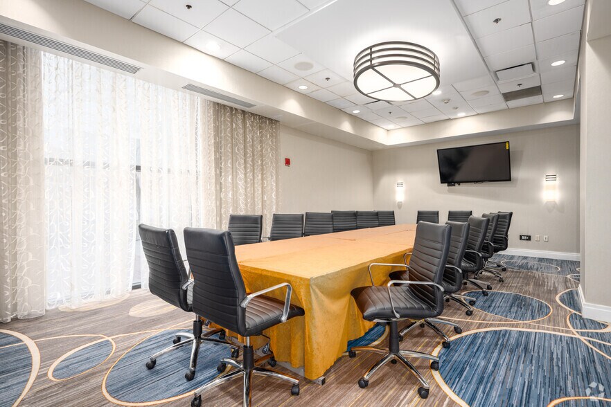 More Photos Of 110 S Eutaw St, Baltimore Hotel For Sale