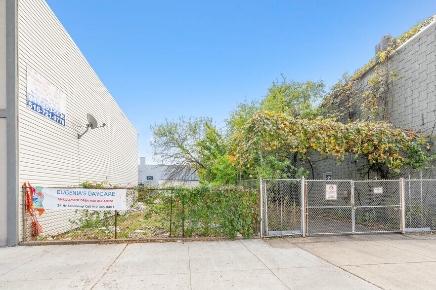 More Photos Of 100-10-100-12 103rd Ave, Ozone Park Multifamily For Sale