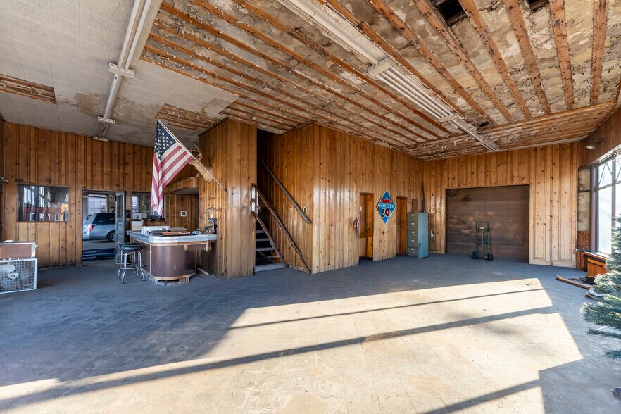 More Photos Of 4913 Grand Ave, Pittsburgh Auto Repair For Sale