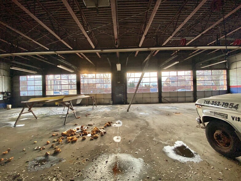 More Photos Of 1822-1836 Deer Park Ave, Deer Park Auto Repair For Sale