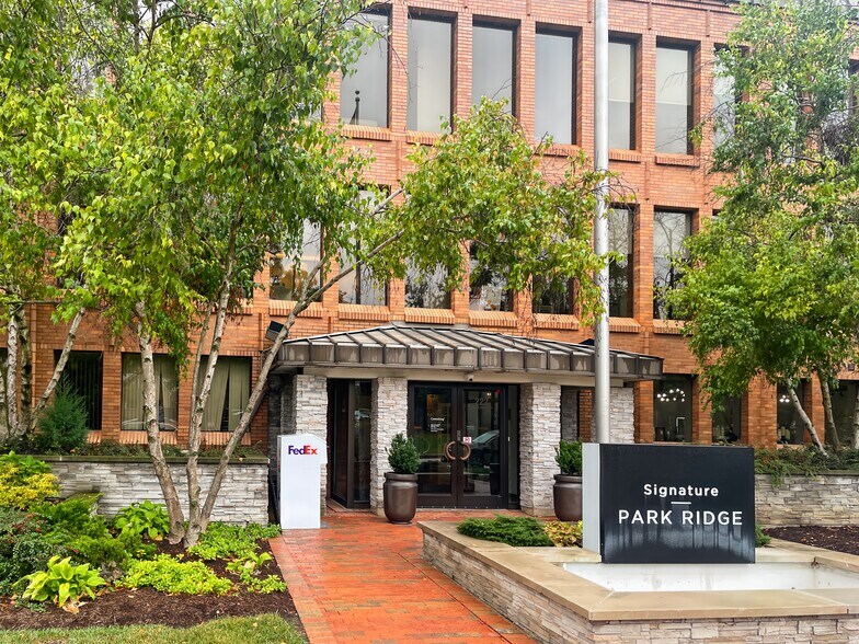 More Photos Of 222 S Prospect Ave, Park Ridge Coworking Space