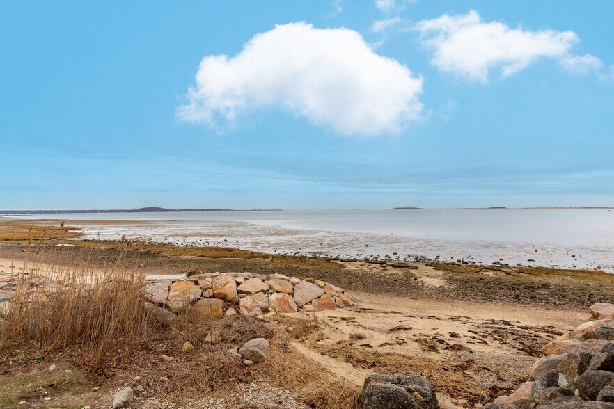 More Photos Of 15 Caswell Ln, Plymouth Office Residential For Lease