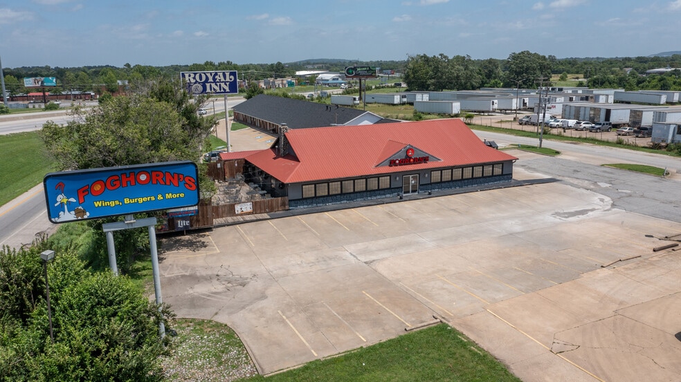Primary Photo Of 1100 S 48th Pl, Springdale Restaurant For Lease