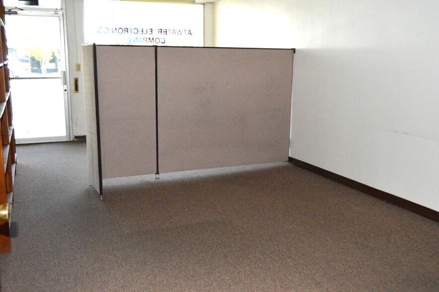 More Photos Of 3806 W Burbank Blvd, Burbank Storefront For Lease