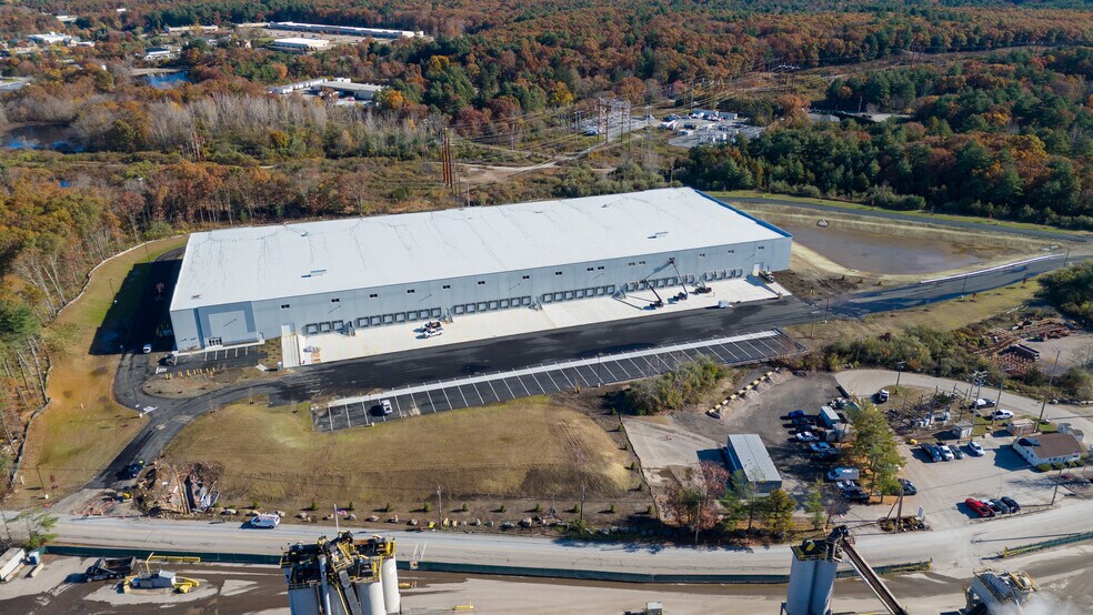 More Photos Of 315 Green St, Wrentham Distribution For Lease