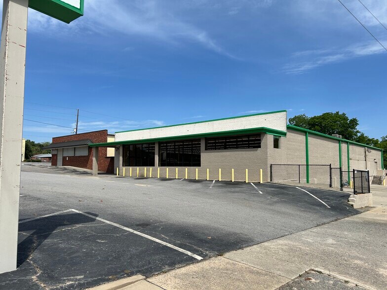 More Photos Of 165 S Main St, Allendale Freestanding For Lease