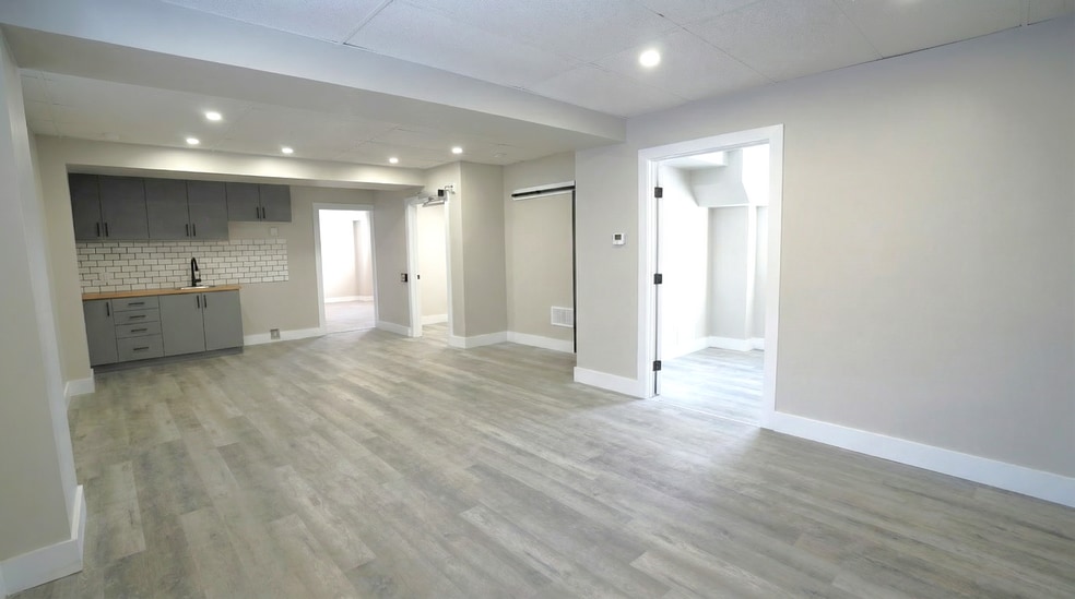 More Photos Of 39 Shade St, Cambridge General Retail For Lease