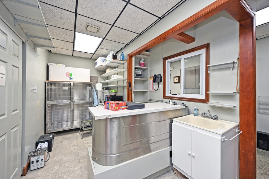 More Photos Of 4725 Cornell Rd, Blue Ash Office For Sale