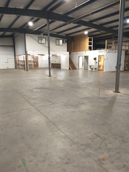 More Photos Of 1902 Eisenhower Dr N, Goshen Industrial For Lease