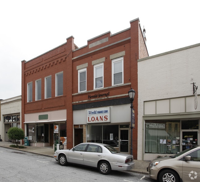 More Photos Of 217 Trade St, Greer Storefront Retail Residential For Lease