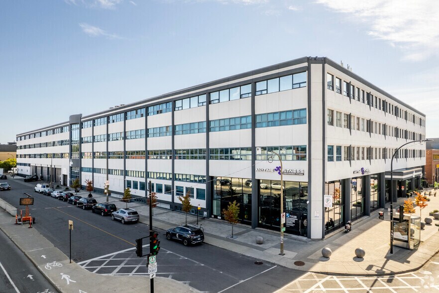 More Photos Of 4810 St Jean-Talon O, Montréal Flex For Sale