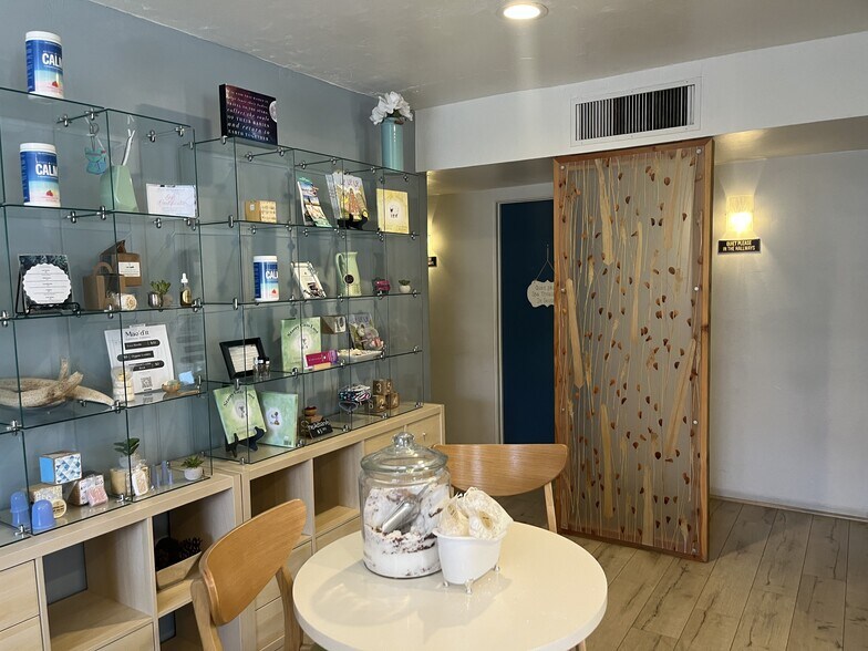 More Photos Of 219 E Lexington Ave, Phoenix Office Residential For Sale