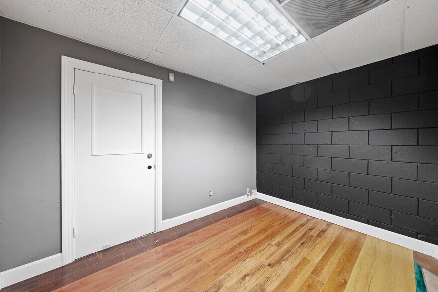 More Photos Of 6580 Federal Blvd, Lemon Grove Warehouse For Sale