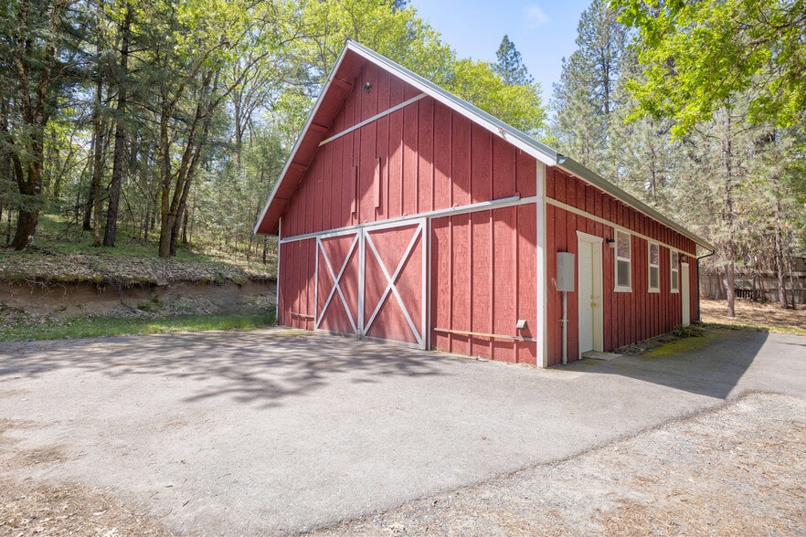 More Photos Of 459 Galice Rd, Merlin Religious Facility For Sale
