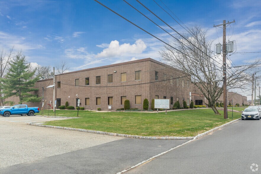 More Photos Of 36-52 Kulick Rd, Fairfield Warehouse For Lease