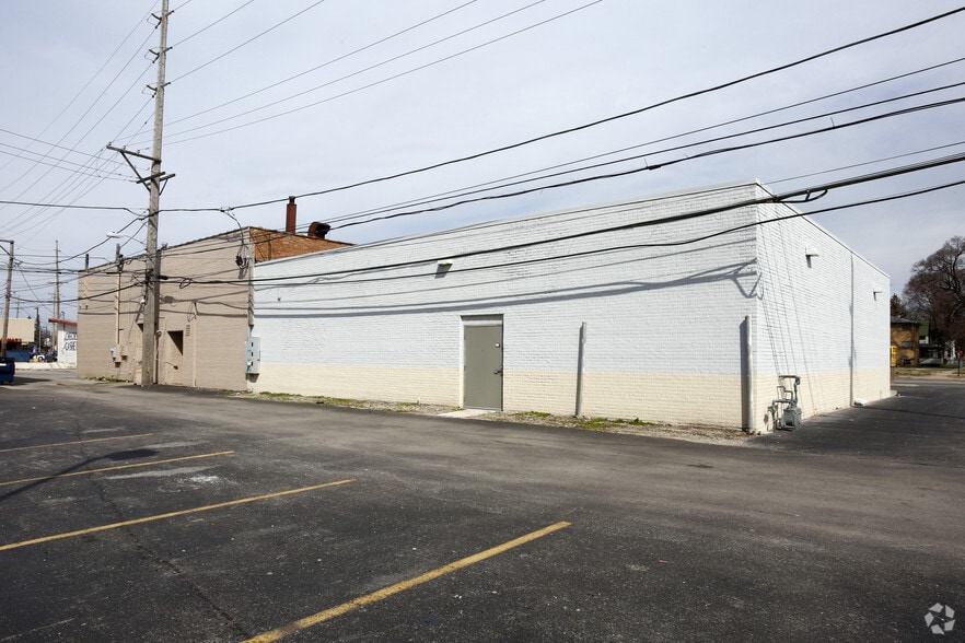 More Photos Of 272-276 E 147th St, Harvey Freestanding For Lease