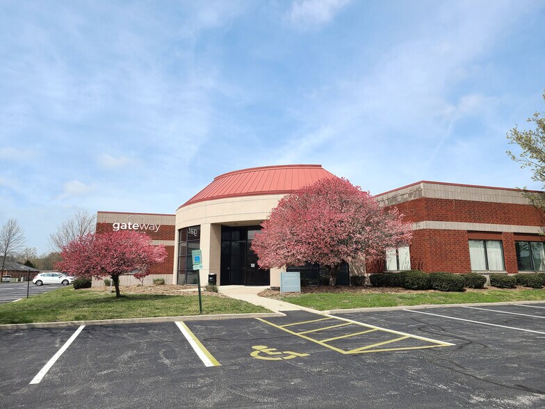 More Photos Of 1 Bronze Pointe Blvd, Swansea Office For Lease