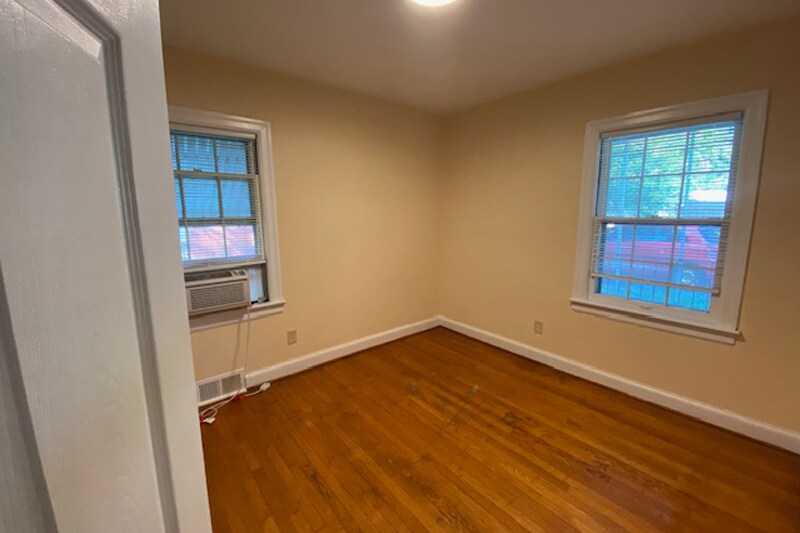 More Photos Of 224 Taylor Dr, Lexington Apartments For Sale