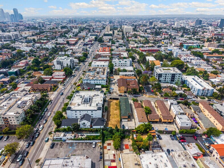 More Photos Of 2113 W Court St, Los Angeles Land For Sale