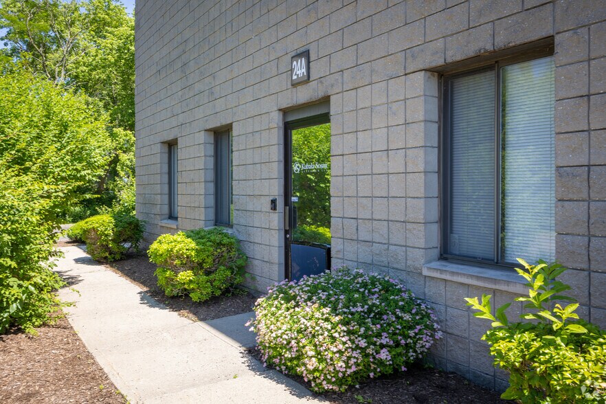 More Photos Of 11 Melanie Ln, East Hanover Research And Development For Lease