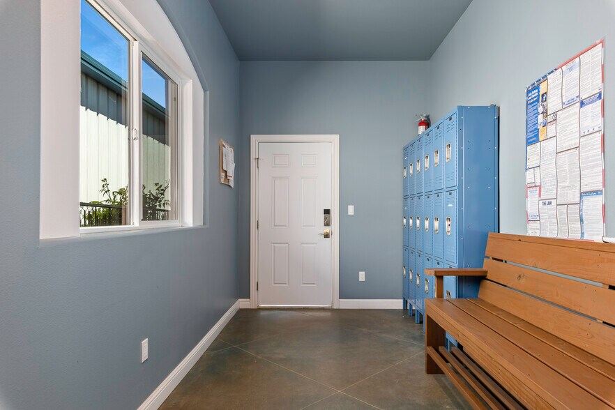 More Photos Of 2480 S Main St, Lakeport Office For Sale